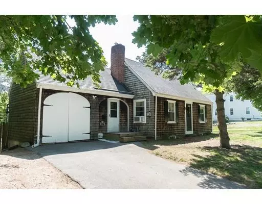 18 Vineyard St, Danvers, MA 01923