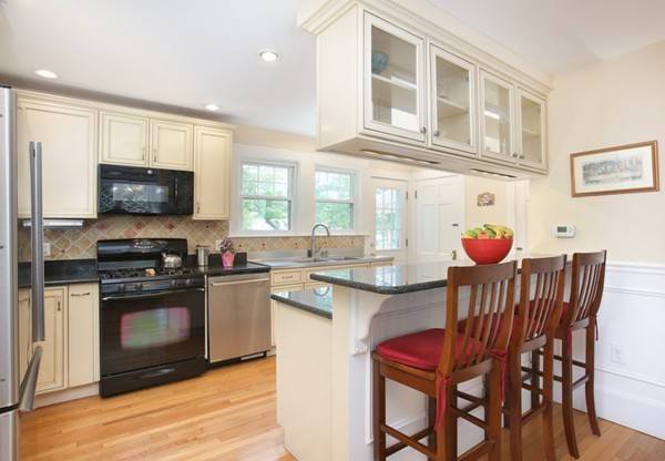 Newton, MA 02461,36 Rockledge Rd