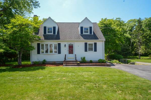 659 Sumner St, Stoughton, MA 02072