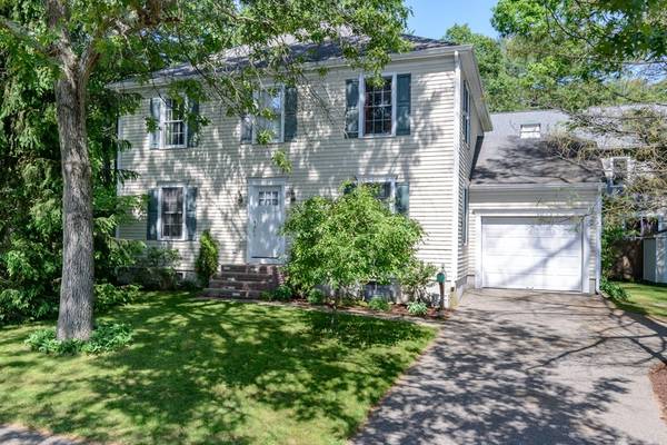 105 Overbrook Dr, Wellesley, MA 02482