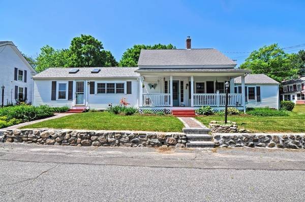 15 Farm St, Upton, MA 01568