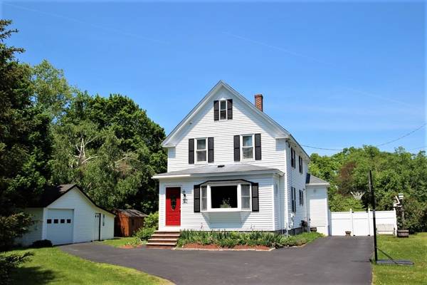 8 Clayton Ave, Methuen, MA 01844