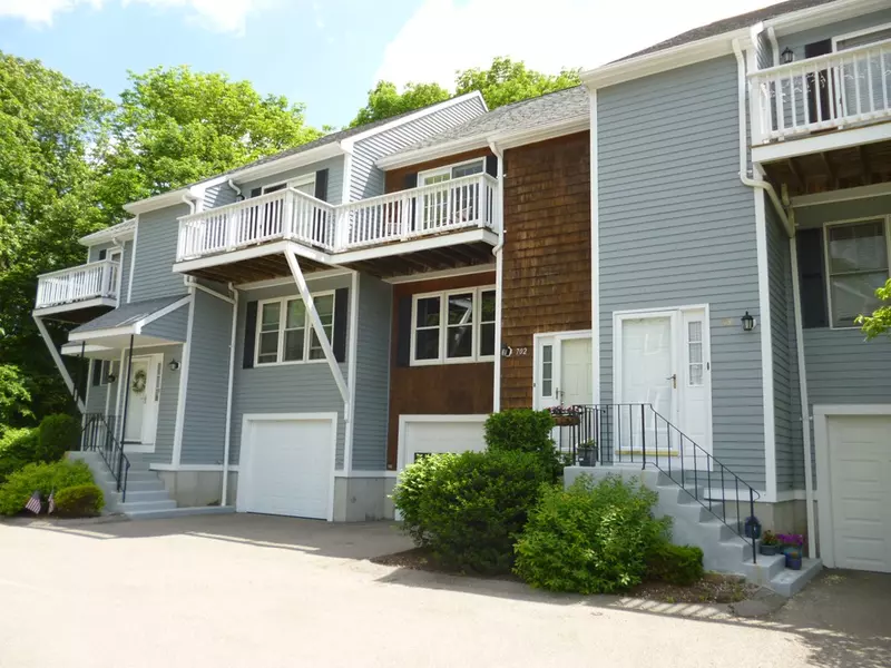 101 South Ave #702, Attleboro, MA 02703