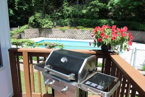 Walpole, MA 02081,49 Norfolk St