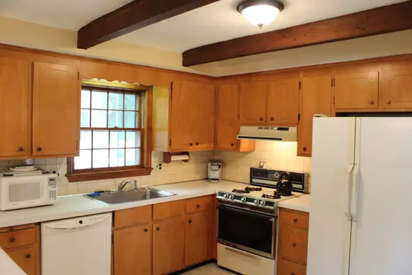 Walpole, MA 02081,49 Norfolk St