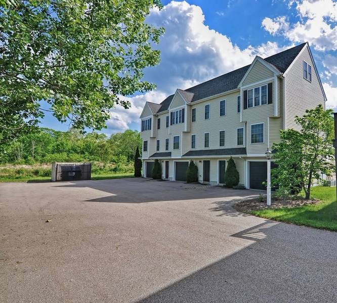 13 Messenger St #4, Plainville, MA 02762