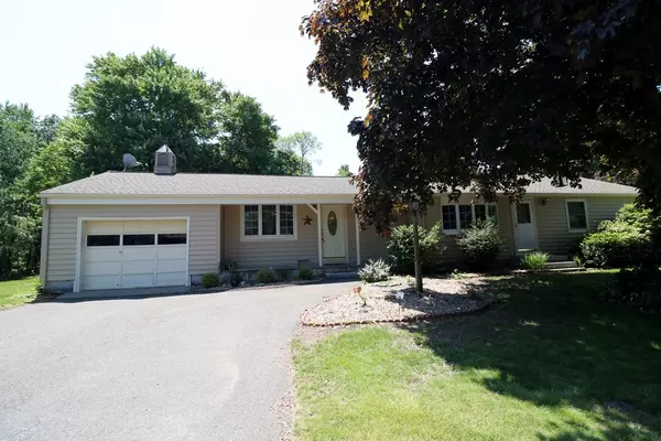 34 Kellogg Ave, Agawam, MA 01030