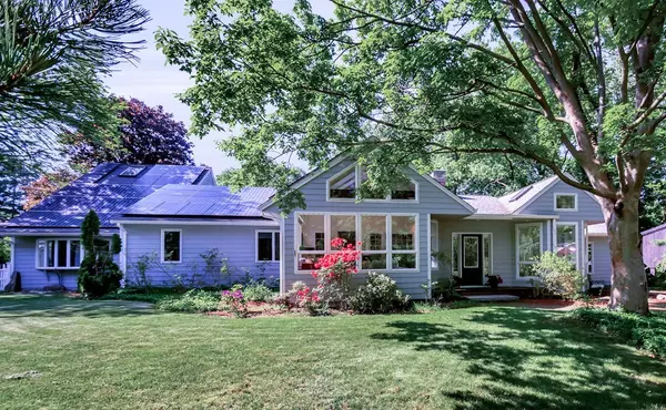 12 Independence Rd, Acton, MA 01720