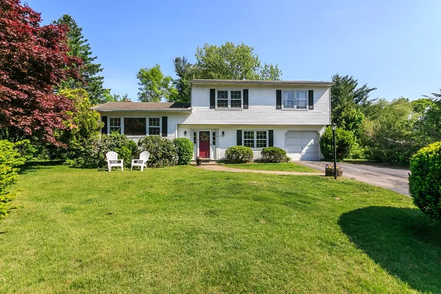 20 Ashland St, Holliston, MA 01746