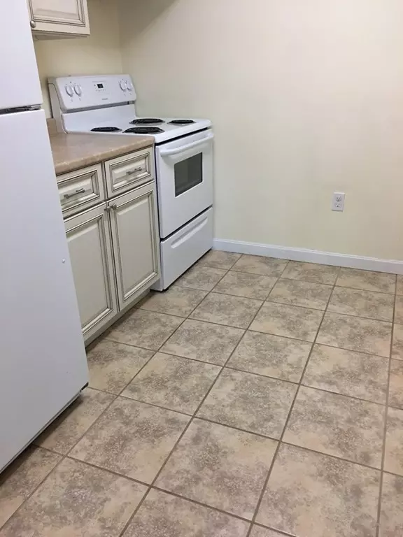 Plymouth, MA 02360,5 Marc Dr #5B10