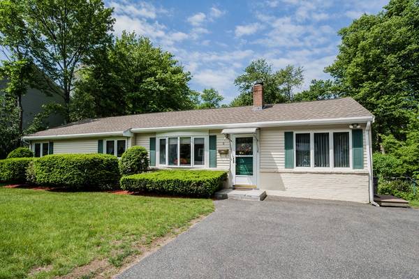 8 Lilian Rd Ext, Framingham, MA 01701