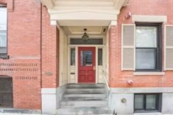 27 Winthrop St #3, Boston, MA 02129