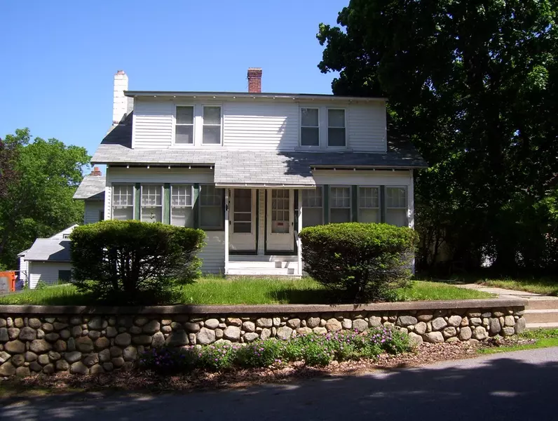 928 Lenox St, Athol, MA 01331