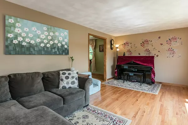 Tyngsborough, MA 01879,18 Audrey Ave