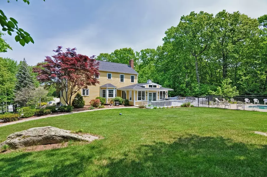 21 Deerfield Drive, North Smithfield, RI 02896