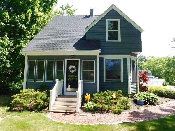 79 Liberty St, Hanson, MA 02341