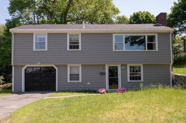 17 Vista St, Melrose, MA 02176