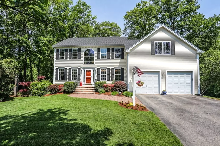 15 Whitewood Cir, Amesbury, MA 01913