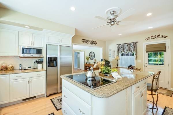 Marshfield, MA 02050,7 Gratto Road