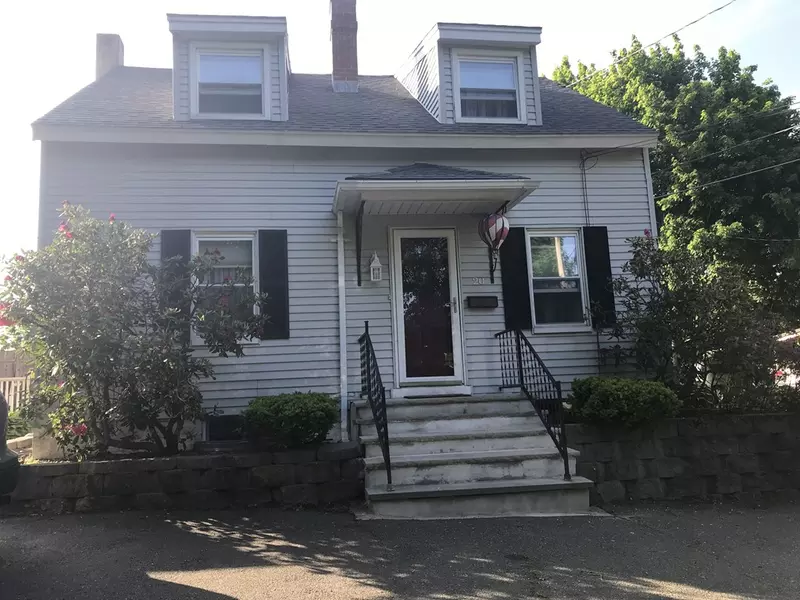 20 Andrews St, Danvers, MA 01923