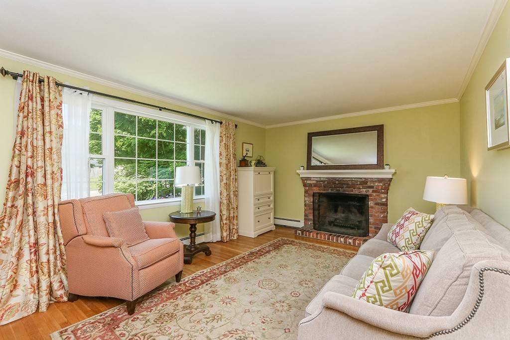 Medfield, MA 02052,108 South St