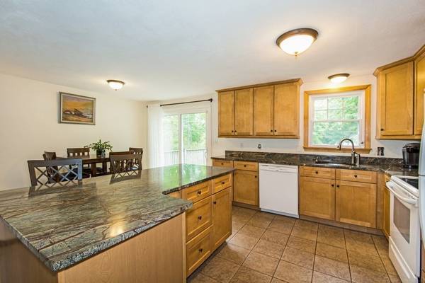 29 Rexhame St, Billerica, MA 01821