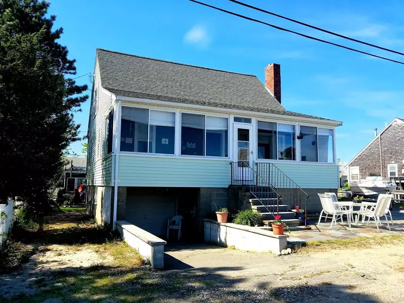 9 Brunswick St, Scituate, MA 02066