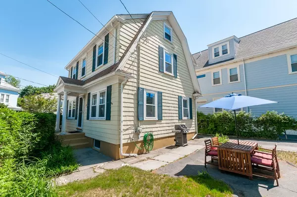 64 Union St, Watertown, MA 02472