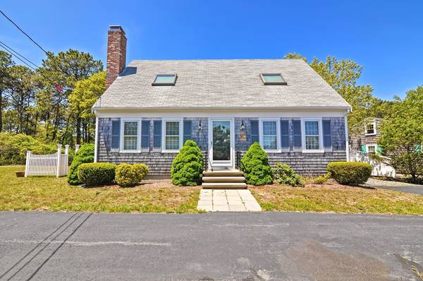 101 Captain Chase Rd, Dennis, MA 02639