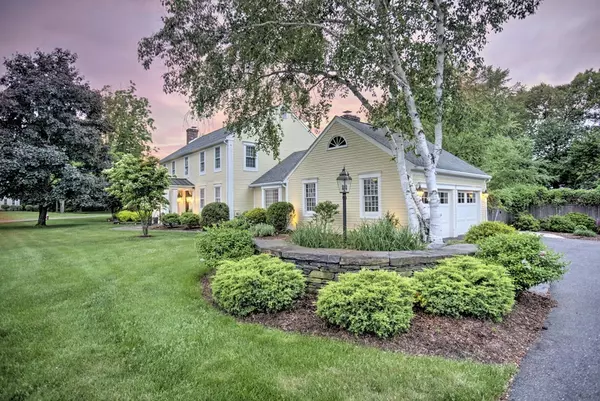 52 Twin Hills Dr, Longmeadow, MA 01106