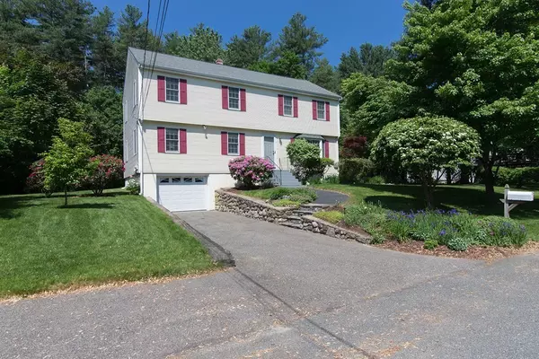 Holliston, MA 01746,11 Sweet Grass Ln