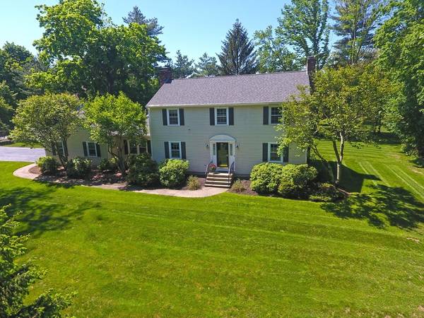 1 Clayton St, Medfield, MA 02052