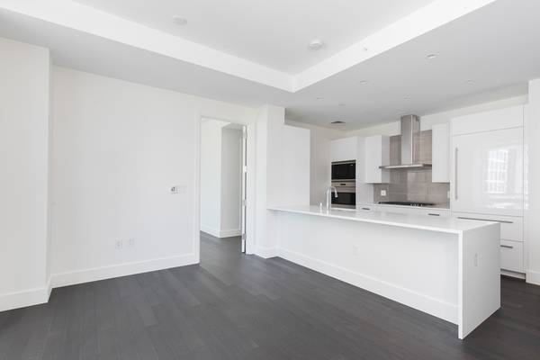 50 Liberty Drive #8H, Boston, MA 02210