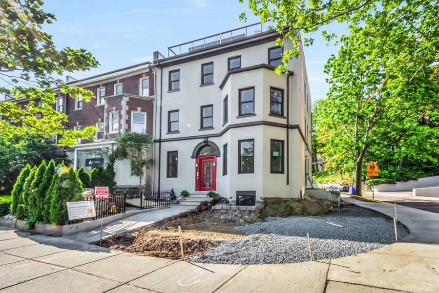 1614 Beacon St #2, Brookline, MA 02446