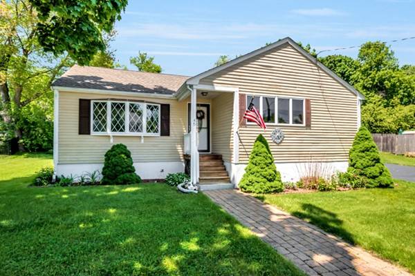 45 Samoset Rd, Woburn, MA 01801