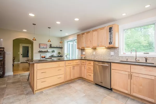 Groton, MA 01450,20 Bayberry Road