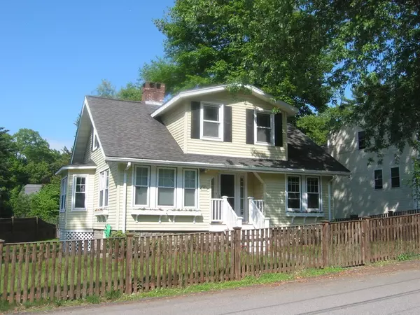 28 Glen Rd, Weymouth, MA 02189