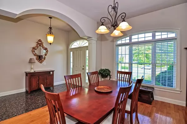 Bourne, MA 02532,6 Bosuns Ln