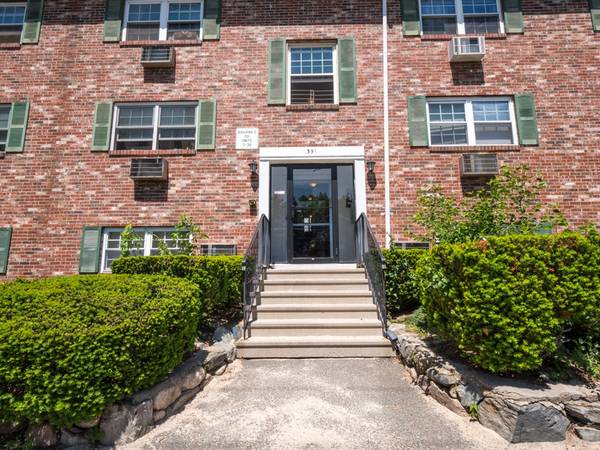 Lowell, MA 01850,351 Hildreth Street #13