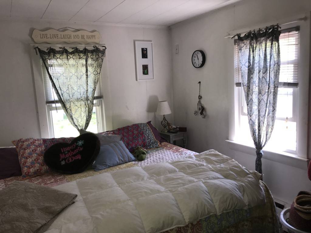 Falmouth, MA 02536,32 Columbus Dr