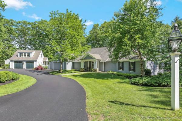 17 Inverness Circle, Boxford, MA 01921