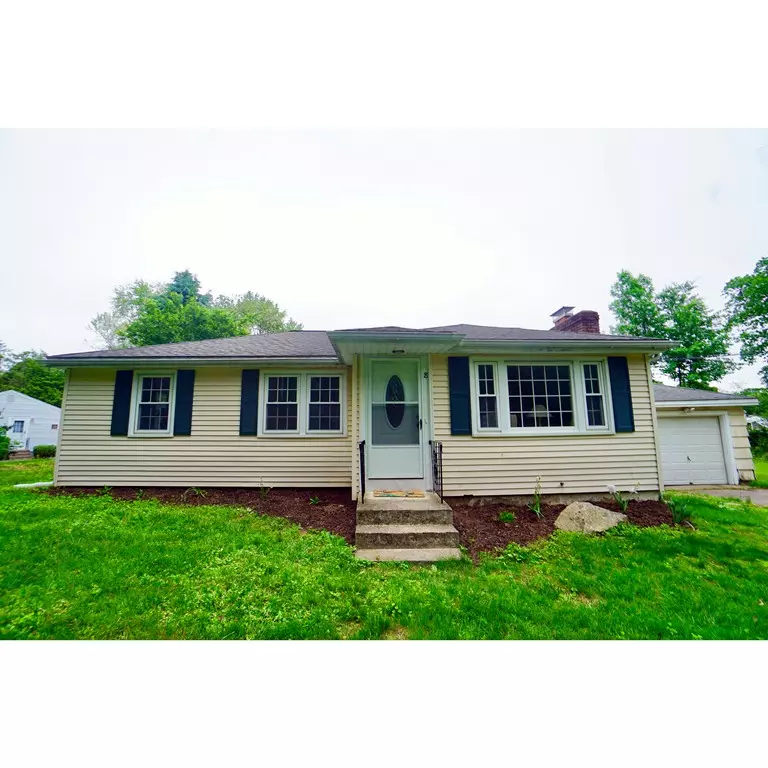 Southborough, MA 01772,8 Walnut Dr