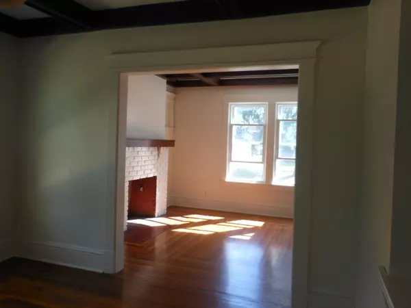 Springfield, MA 01104,31 Osborne Ter