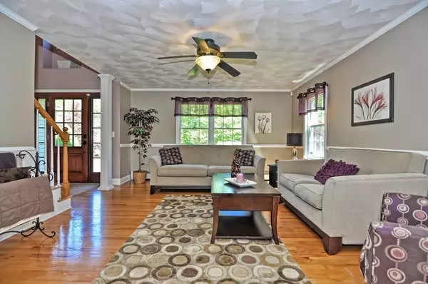 Rehoboth, MA 02769,17 Victoria Ln