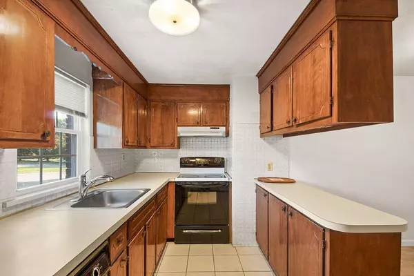 Acton, MA 01720,132 Parker Street #I2