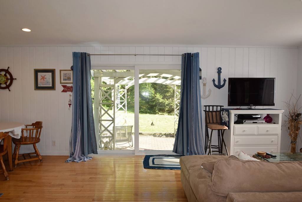 Brewster, MA 02631,164 Breakwater Rd