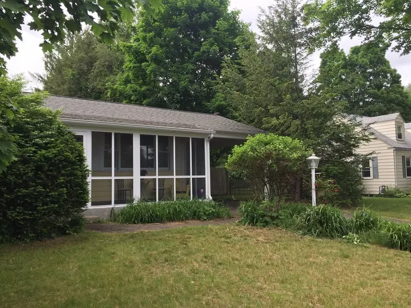 12 Grandview, Northampton, MA 01062