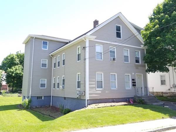 17 5th Ave, Webster, MA 01570