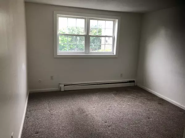 Lowell, MA 01850,349 Hildreth St #22
