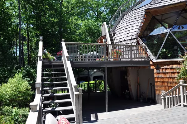 Northfield, MA 01360,376 S Mountain Rd